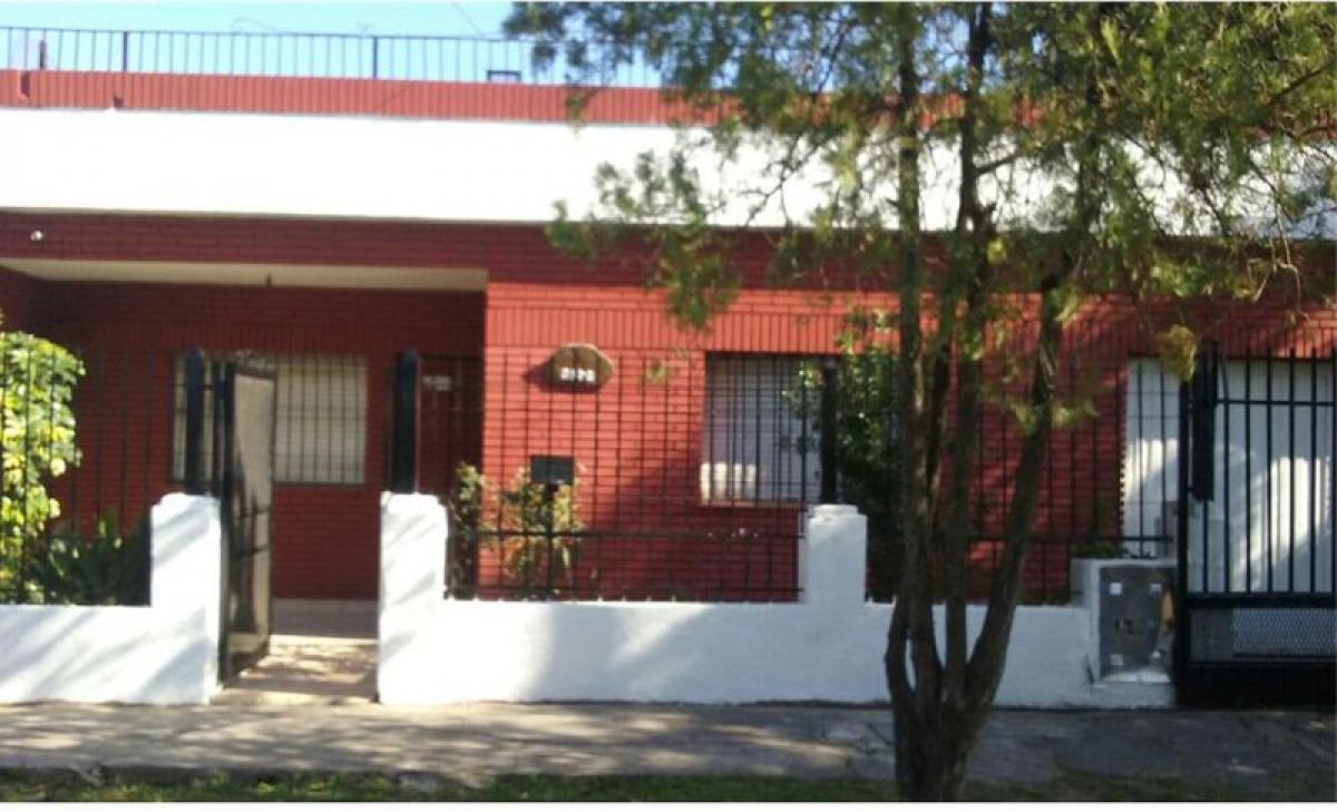 2 bedrooms House in Esteban Echeverria, Argentina No. 54995