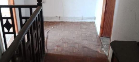 Casa de 4 dormitorios en Puente de Domingo Flórez, Spain No. 82945 10