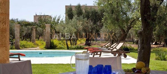 Villa de 10 dormitorios en Ruffano, Italy No. 720 2