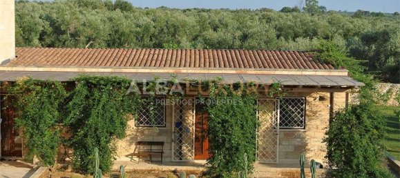 Villa de 10 dormitorios en Ruffano, Italy No. 720 6