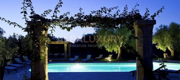 Villa de 10 dormitorios en Ruffano, Italy No. 720 5