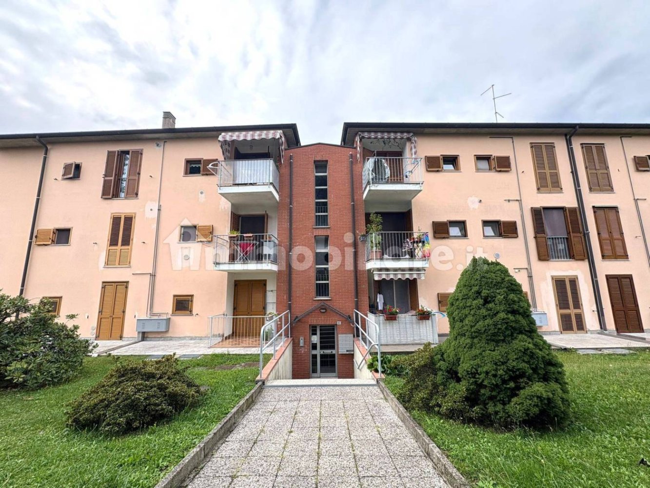 Квартира с 2 спальнями в Ольджате Комаско, Италия № 379437