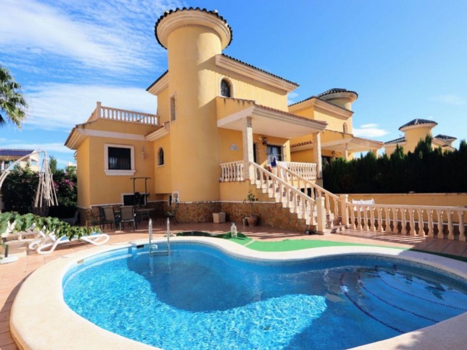 3 bedrooms House in La Zenia, Spain No. 177141