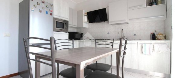 2 bedrooms Apartment in Mirandola, Italy No. 322932 6