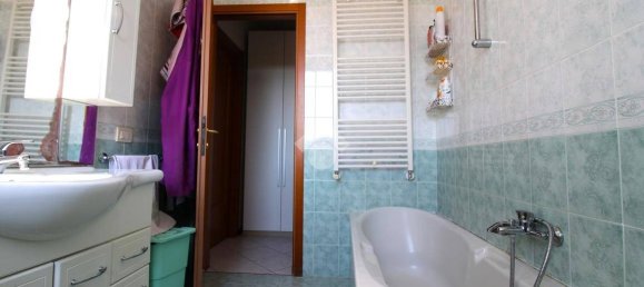 2 bedrooms Apartment in Mirandola, Italy No. 322932 14