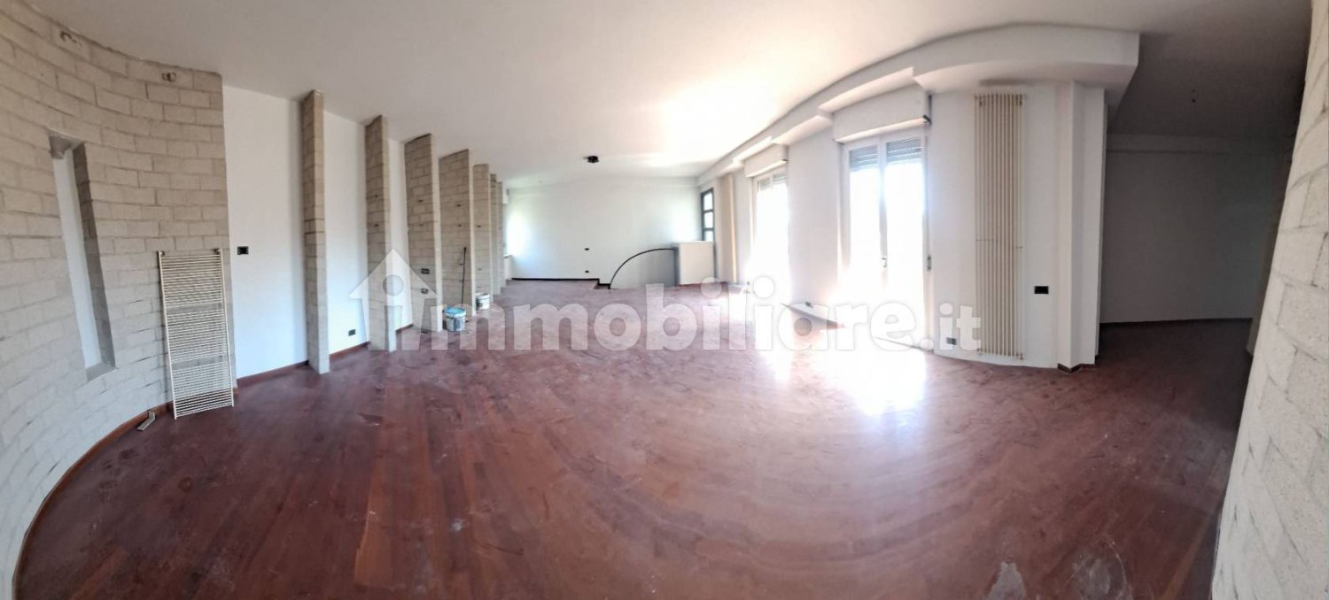 2 Schlafzimmer Wohnung in Paderno d'Adda, Italy, Nr. 276605