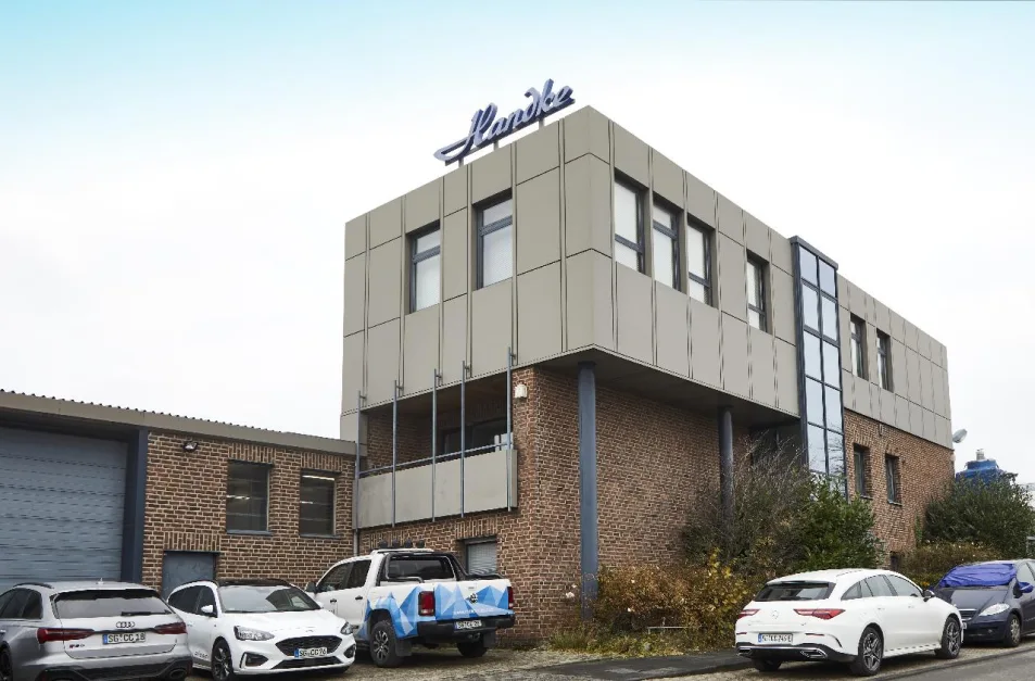 10-salle Bâtiment à Solingen, Germany No. 41716