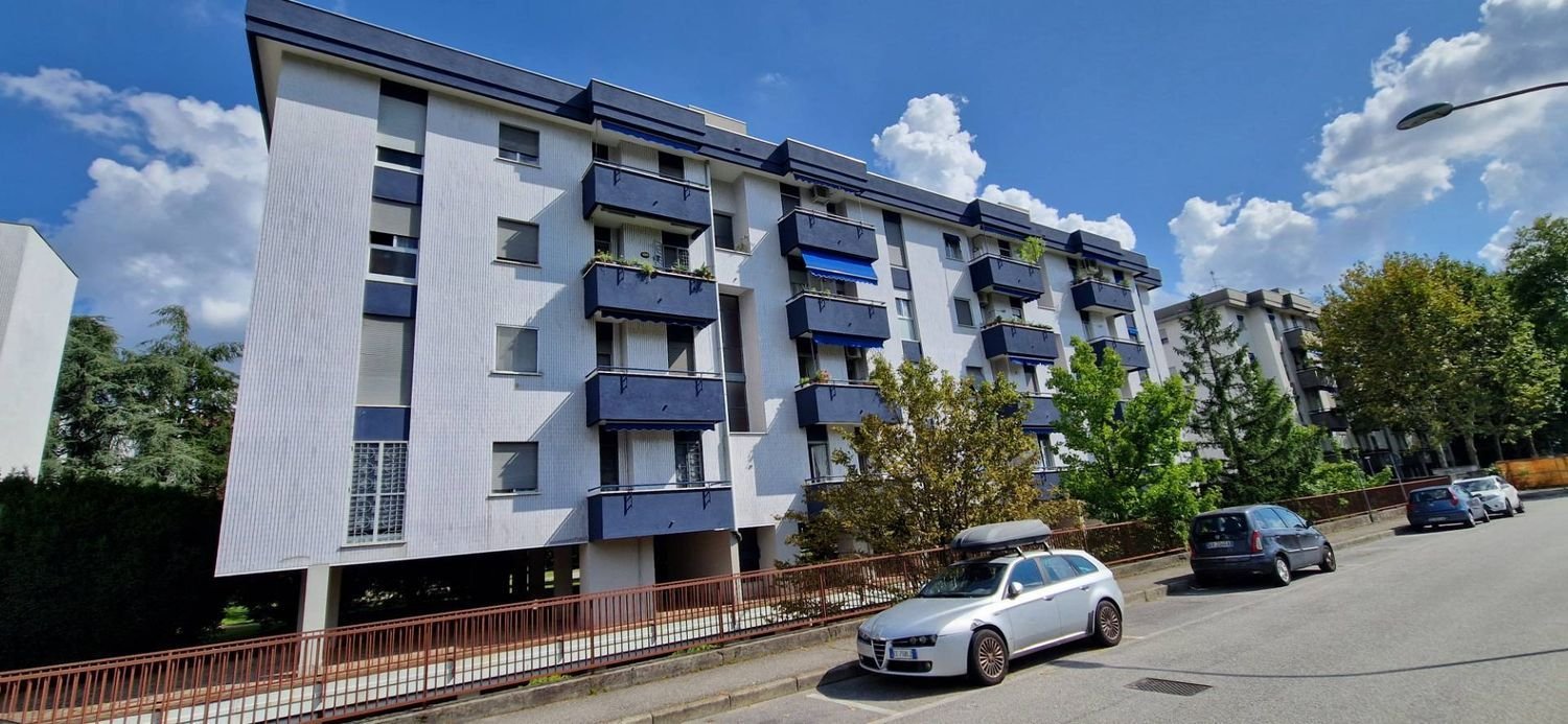 Квартира с 3 спальнями в Вимеркате, Италия № 361157