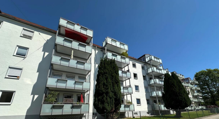 3 bedrooms Apartment in Augsburg, Germany No. 242351