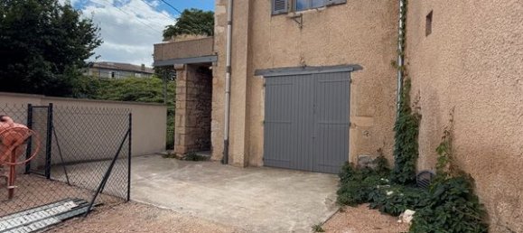 162m² Commercial property in Saint-Georges-de-Reneins, France No. 343806 2