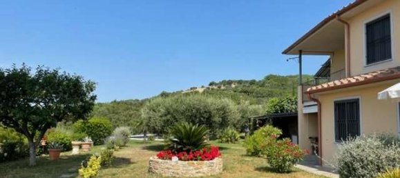 6 chambres Villa à Passignano sul Trasimeno, Italy No. 80868 17