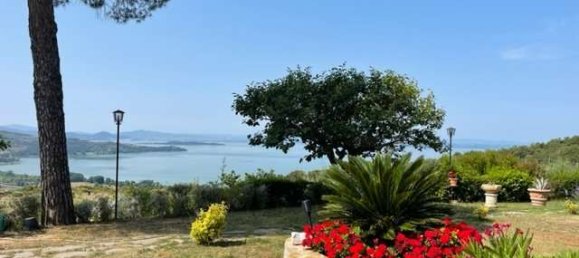 6 chambres Villa à Passignano sul Trasimeno, Italy No. 80868 16