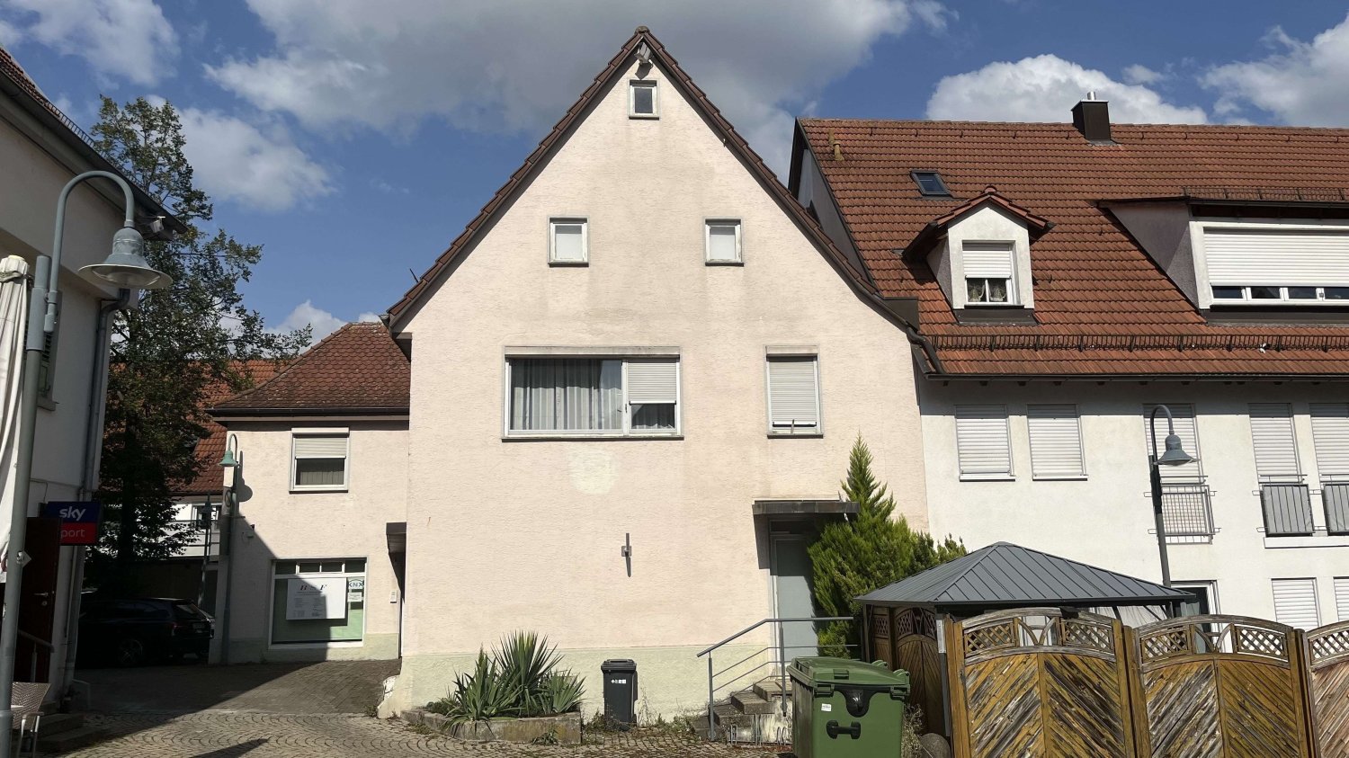 4 rooms Building in Ludwigsburg, Germany No. 15407
