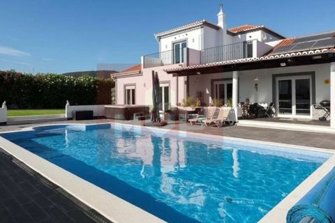 4 bedrooms Villa in Quelfes, Portugal No. 206038