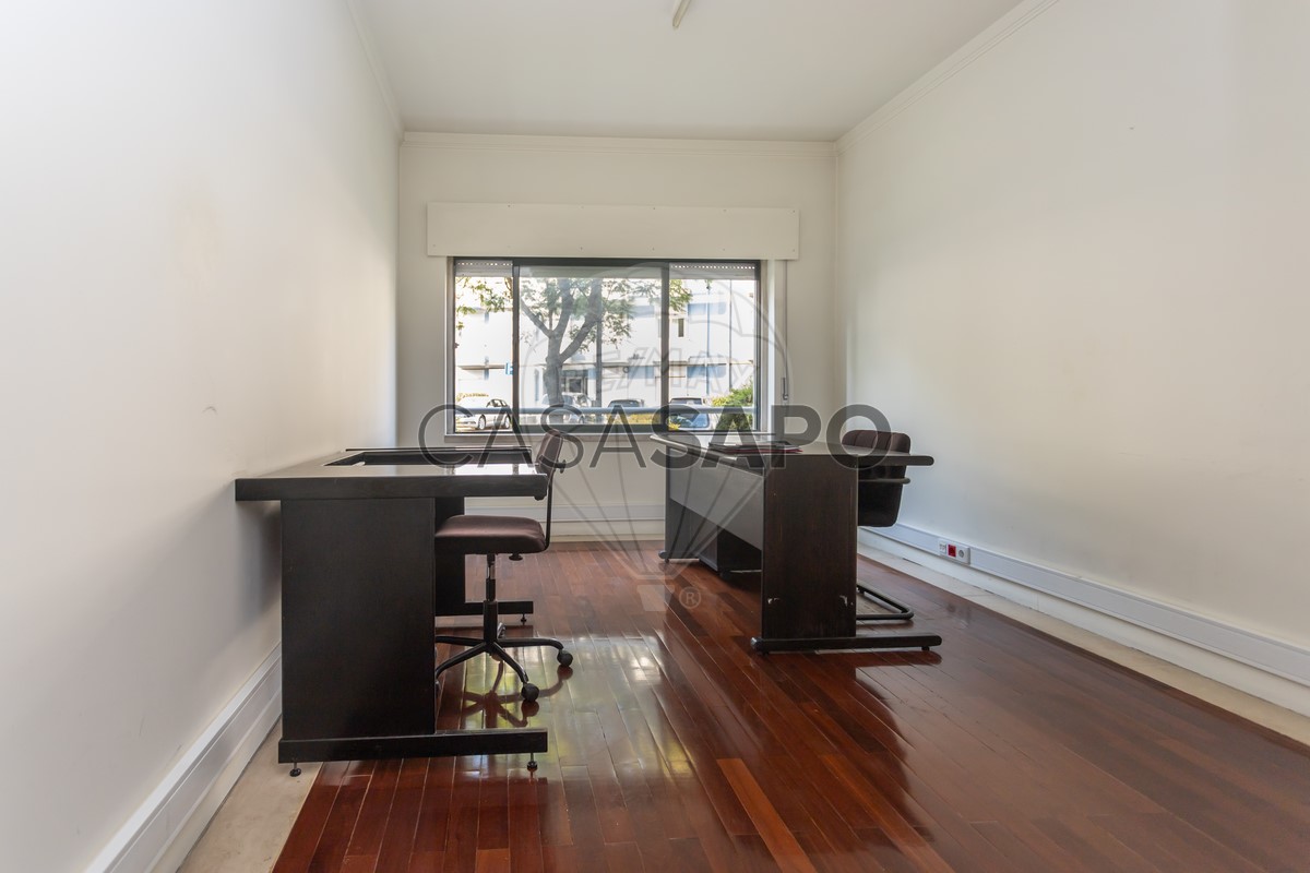  مكتب في Oeiras, Portugal 131متر مربع رقم 318431