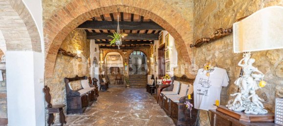 5-Zimmer Gewerbliche Immobilie in Città di Castello, Italy, Nr. 277170 8