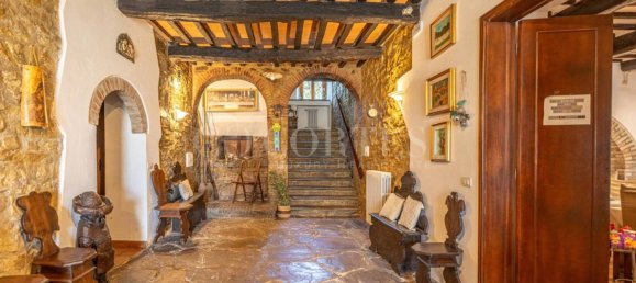 5-Zimmer Gewerbliche Immobilie in Città di Castello, Italy, Nr. 277170 9