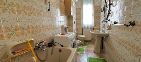 6 rooms Apartment in Genoa, Italy No. 91236 17