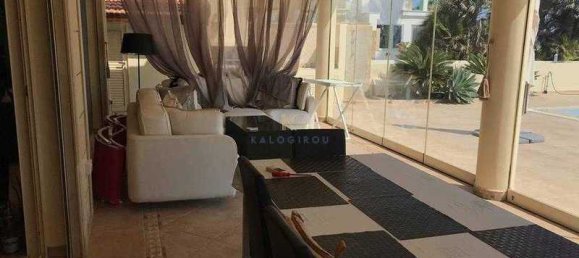 4 bedrooms House in Pervolia, Cyprus No. 6393 3