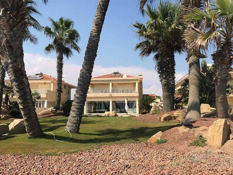 4 bedrooms House in Pervolia, Cyprus No. 6393