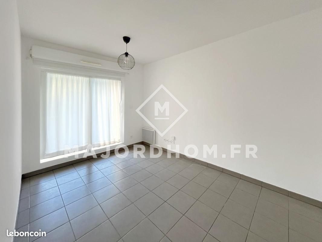 2 bedrooms Apartment in Marseille, France No. 318605