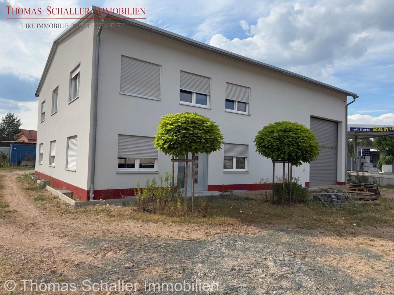 Склад с 7 комнатами в Roth, Германия № 227598