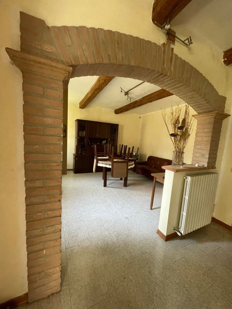 4 rooms House in Argenta, Italy No. 115413