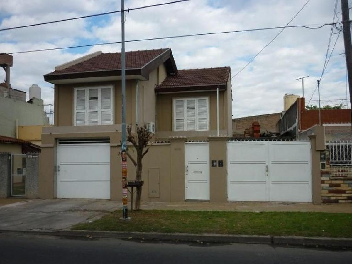 3 chambres Maison à Tres de Febrero, Argentina No. 64135