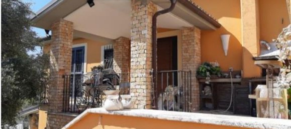 6 rooms Apartment in Fara in Sabina, Italy No. 220321 9