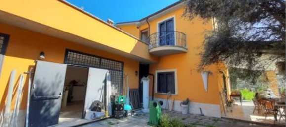 6 rooms Apartment in Fara in Sabina, Italy No. 220321 8