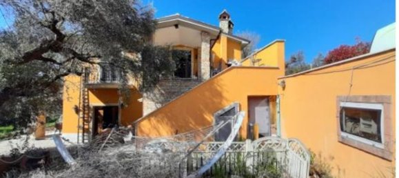 6 rooms Apartment in Fara in Sabina, Italy No. 220321 6