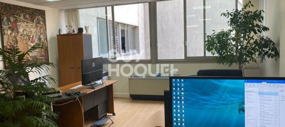 مكتب في Paris, France 32متر مربع رقم 188041 2