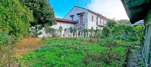 Дом с 8 комнатами в Фрассинето По, Италия № 134071 18