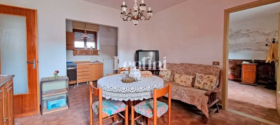 Дом с 8 комнатами в Фрассинето По, Италия № 134071 9