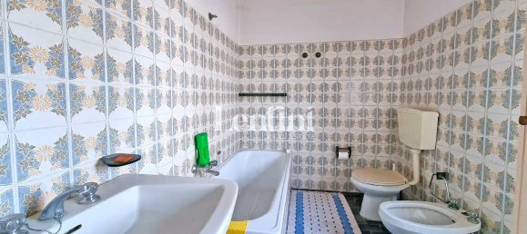 Дом с 8 комнатами в Фрассинето По, Италия № 134071 13