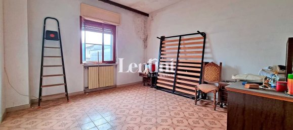 Дом с 8 комнатами в Фрассинето По, Италия № 134071 7