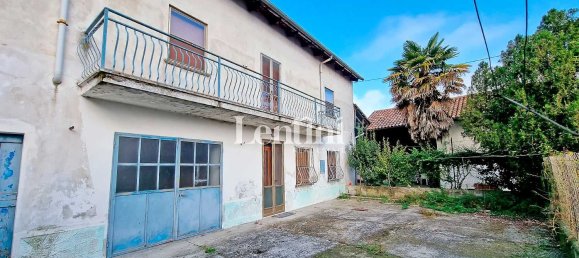 Дом с 8 комнатами в Фрассинето По, Италия № 134071 4