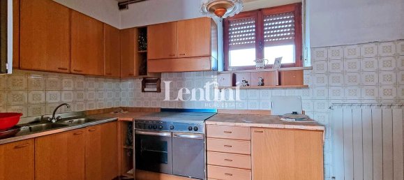 Дом с 8 комнатами в Фрассинето По, Италия № 134071 10