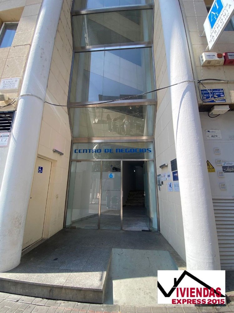 Bureau à Merida, Spain 75m² No. 203044