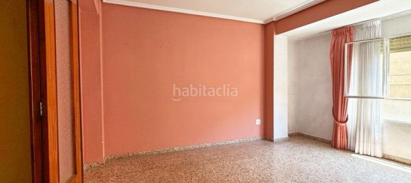 4 bedrooms Apartment in Mislata, Spain No. 166681 3