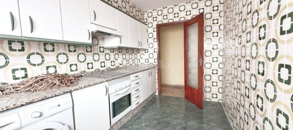 4 bedrooms Apartment in Mislata, Spain No. 166681 8