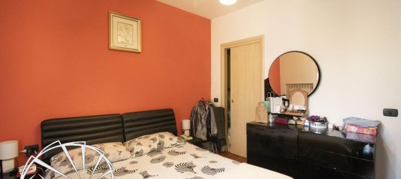 Casa de 7 divisões em Prato, Italy N.º 24399 10