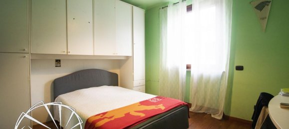 Casa de 7 divisões em Prato, Italy N.º 24399 48