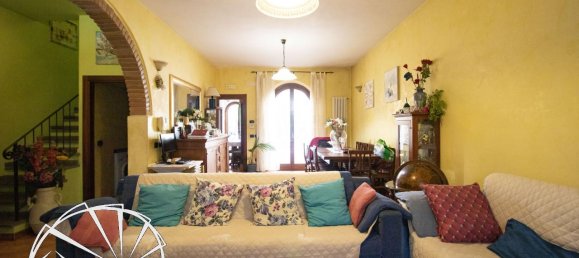 Casa de 7 divisões em Prato, Italy N.º 24399 23