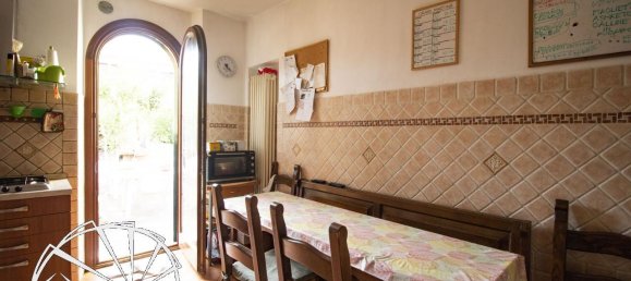 Casa de 7 divisões em Prato, Italy N.º 24399 28