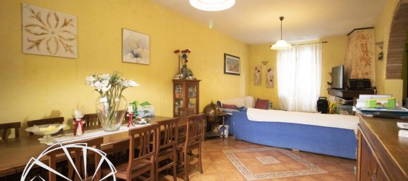 Casa de 7 divisões em Prato, Italy N.º 24399 30