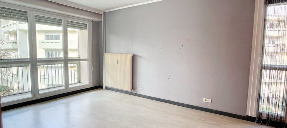2 bedrooms Apartment in Montbeliard, France No. 283533 3