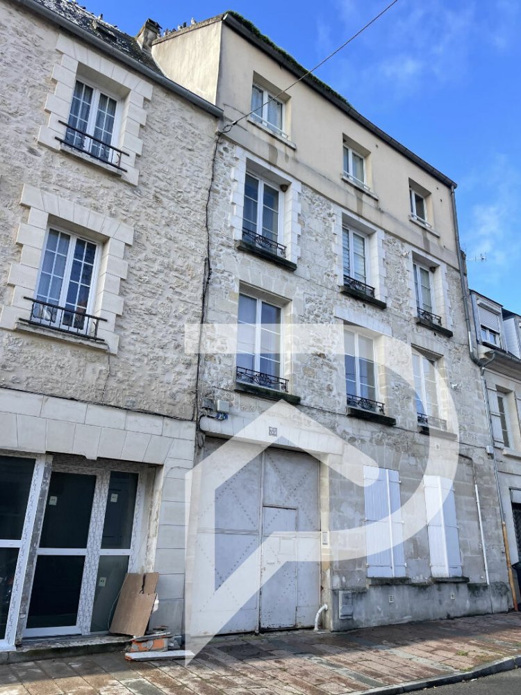 Edificio de 1 dormitorio en Crepy-en-Valois, France No. 157928