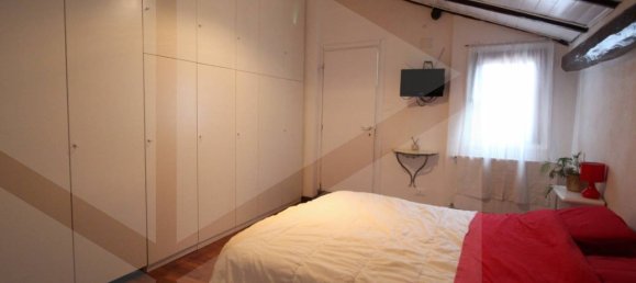 2 rooms Apartment in Bologna, Italy No. 28685 4