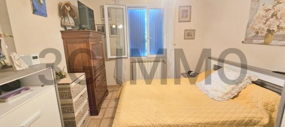 Villa de 4 dormitorios en Sainte-Anastasie, France No. 197233 5